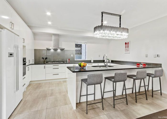  at 12 Sunshine Lane, Flat Bush, Auckland