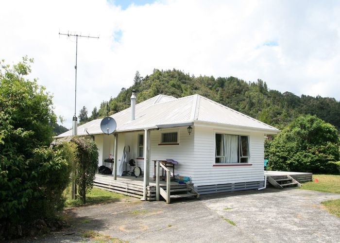 For sale 3180 Mokau Road, Mokau, New Plymouth, Taranaki homes.co.nz
