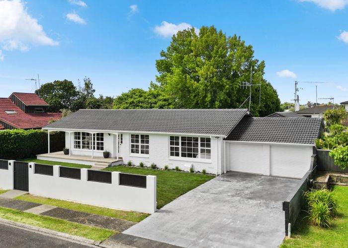  at 5 Grassy Downs Place, St Andrews, Hamilton