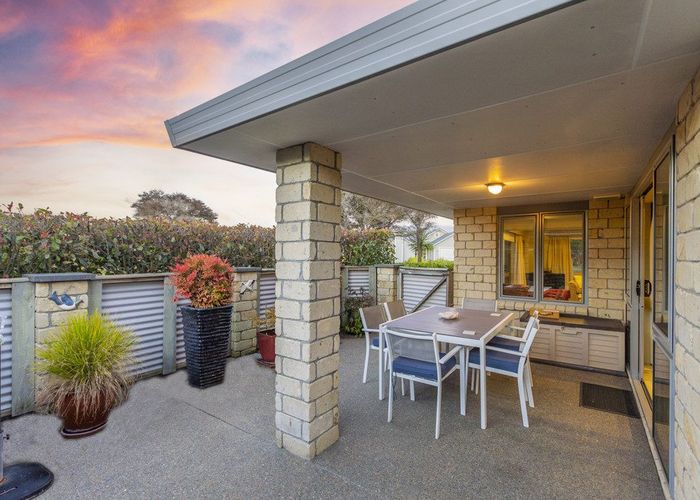  at 16 Consort Close, Paraparaumu Beach, Paraparaumu