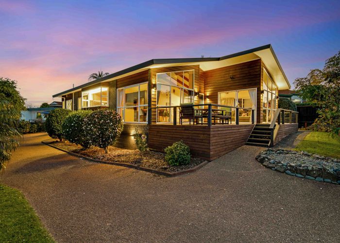  at 19 Westpark Drive, West Harbour, Auckland
