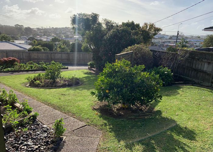  at 18 Raeben Avenue, Hillcrest, Auckland