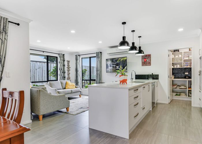  at 8 Carlingford Rise, Dinsdale, Hamilton