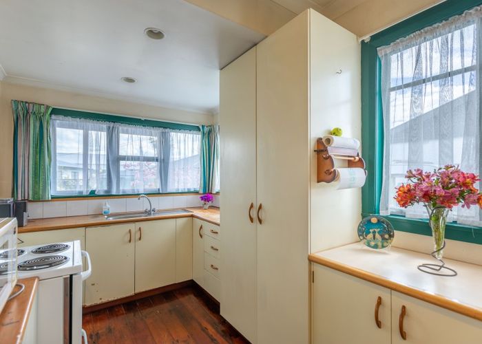  at 706 Queen Street West, Saint Leonards, Hastings