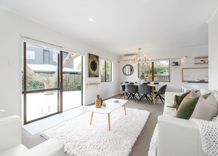  at 37C Saxon Street, Waterview, Auckland