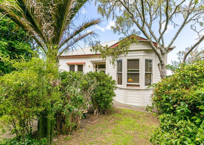  at 18 Kainui Road, Hataitai, Wellington, Wellington