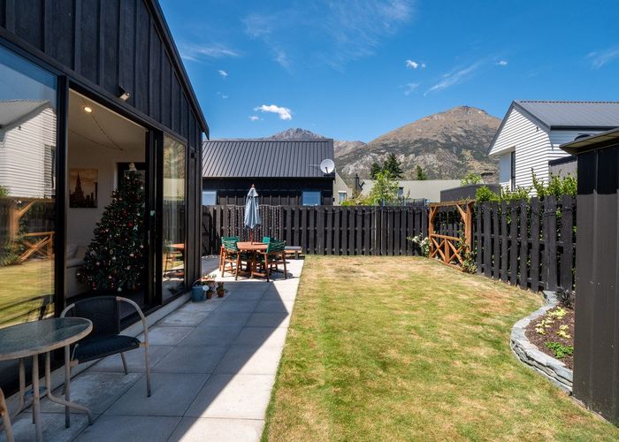  at 8 Longlands Street, Lake Hayes, Queenstown