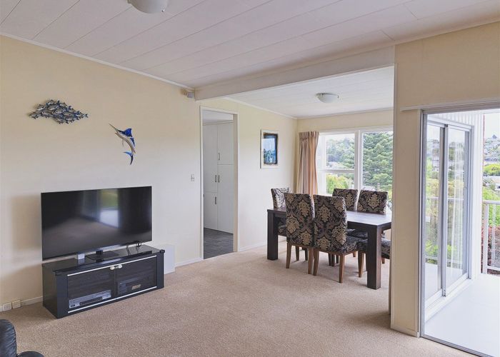  at 18 Shanaway Rise, Hillcrest, North Shore City, Auckland