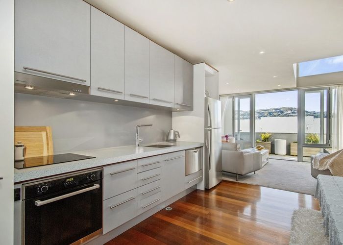  at 2/220 Jackson Street, Petone, Lower Hutt, Wellington