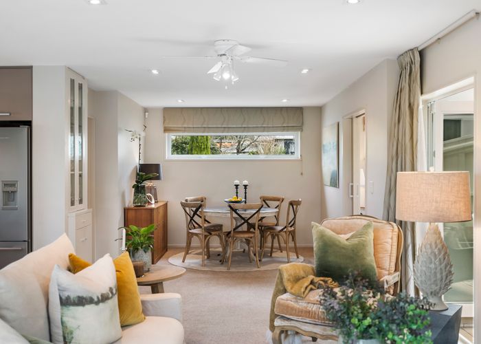  at 27 Hillsborough Road, Hillsborough, Auckland