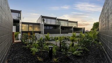  at 4/279 Lake Road, Belmont, Auckland