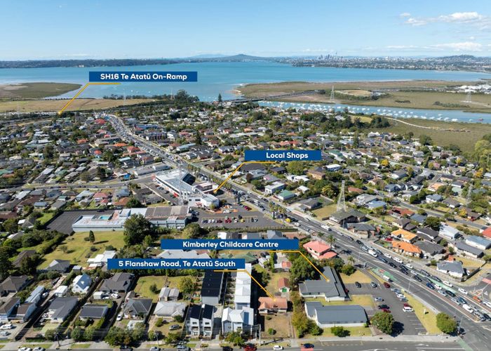  at 5 Flanshaw Road, Te Atatu South, Waitakere City, Auckland