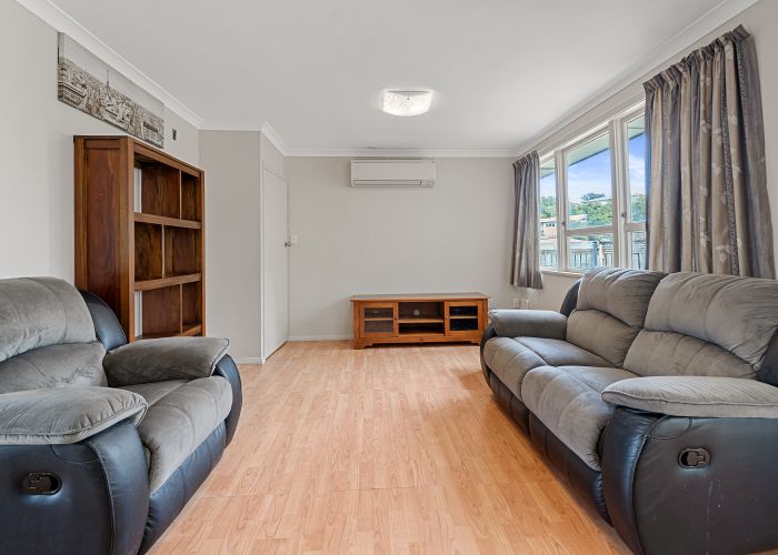  at 43 Stewart Drive, Newlands, Wellington