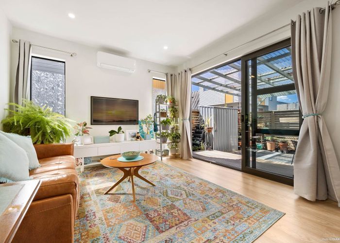  at 6/4 Edgerton Road, Te Atatu Peninsula, Waitakere City, Auckland