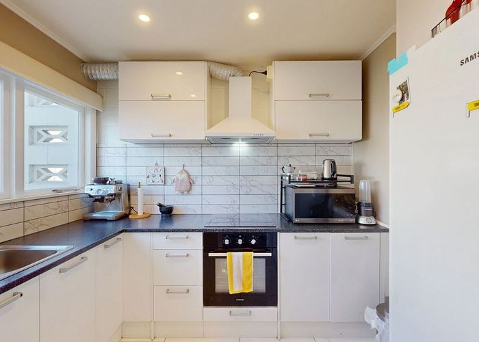  at 2/6 Keys Street, Elderslea, Upper Hutt, Wellington