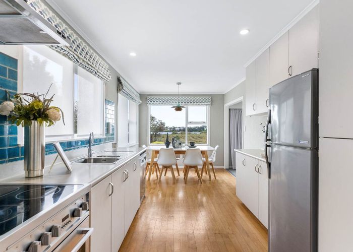  at 53 Edgewater Drive, Pakuranga, Auckland