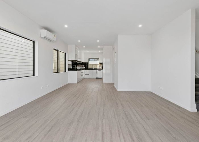  at 2/13 Kimpton Road, Papatoetoe, Manukau City, Auckland