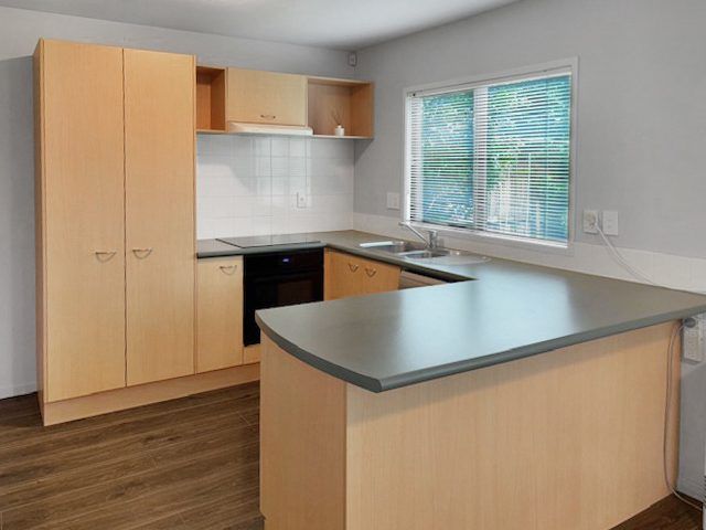  at 4/18 Roanoke Way, Albany, Auckland