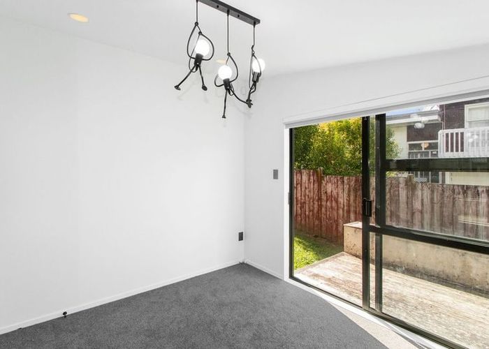  at 42 Wedgwood Avenue, Mangere East, Auckland