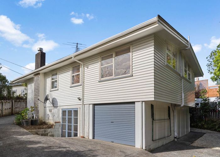  at 43 Howard Road, Northcote, Auckland