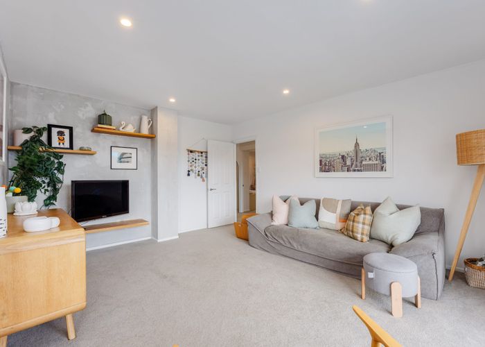  at 70 Selwyn Crescent, Forrest Hill, North Shore City, Auckland