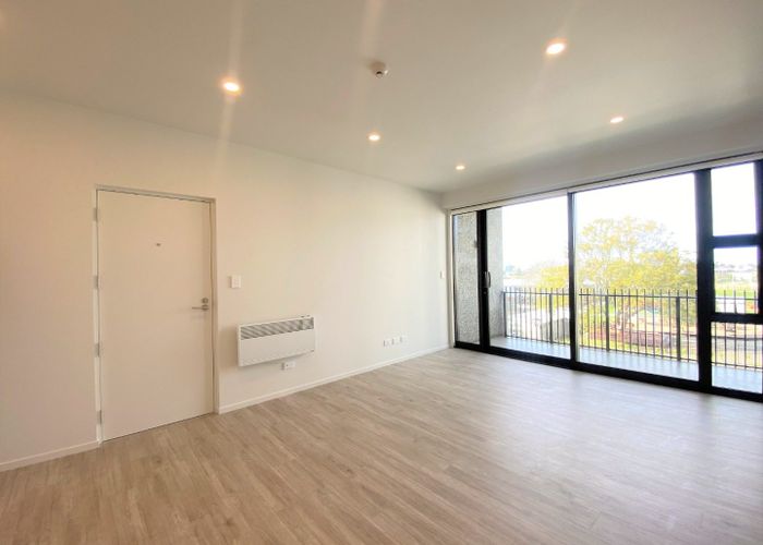  at 204/165 Lake Road, Northcote, Auckland