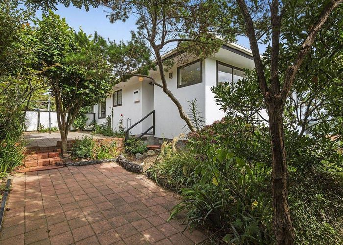  at 4 Kinloch Place, Papakowhai, Porirua, Wellington