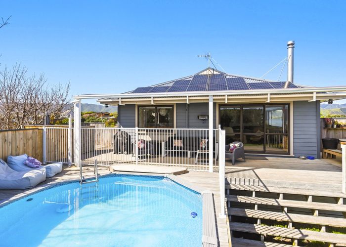  at 42 Hicks Crescent, Waikanae Beach, Kapiti Coast, Wellington