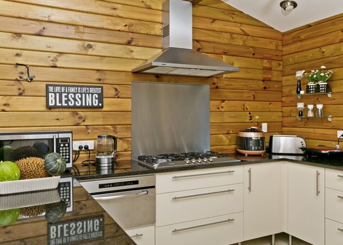  at 32 Hobson Road, Lucas Heights, Auckland