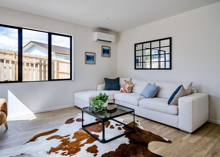  at 18A Edgware Road, West Harbour, Auckland
