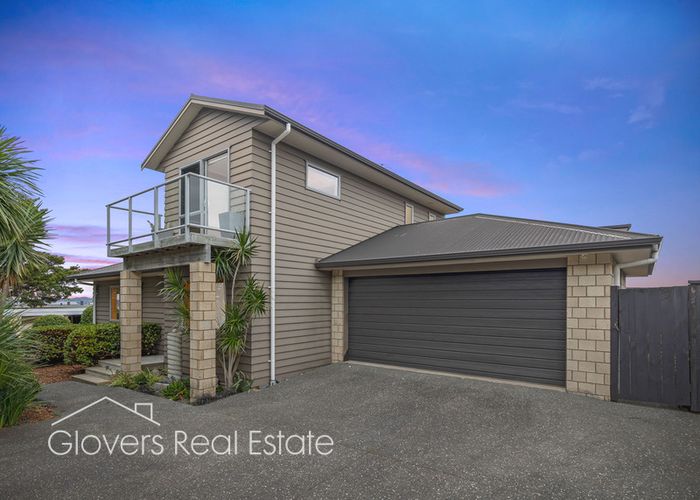 at 6A Ava Avenue, Titirangi, Auckland