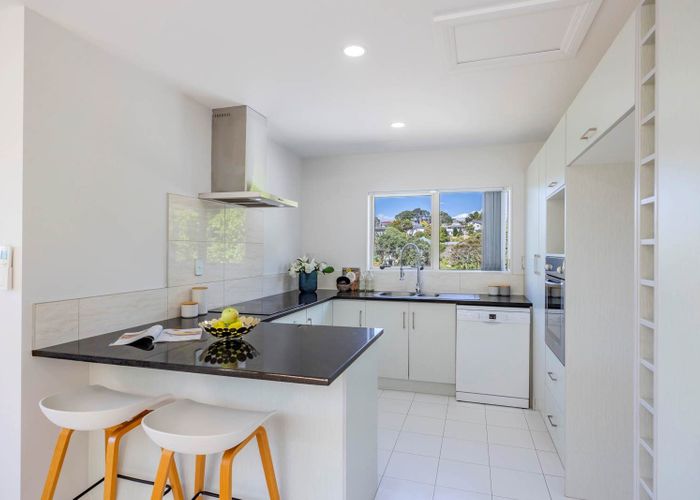  at 2/30 Martin Crescent, Northcote, Auckland
