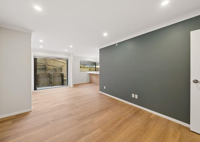  at 44E Phillip Street, Johnsonville, Wellington, Wellington