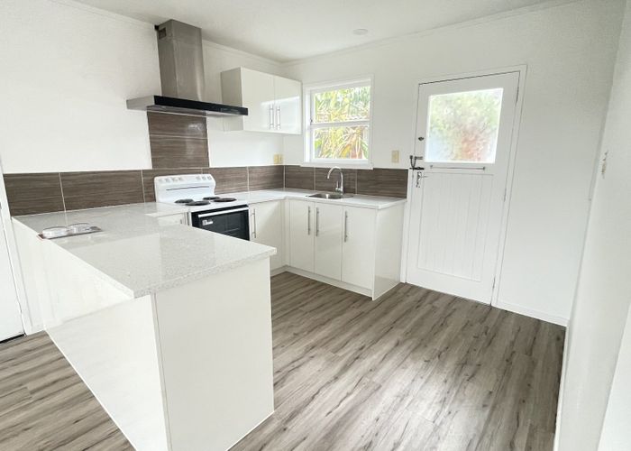  at 2/5 Lynton Road, Mount Wellington, Auckland City, Auckland