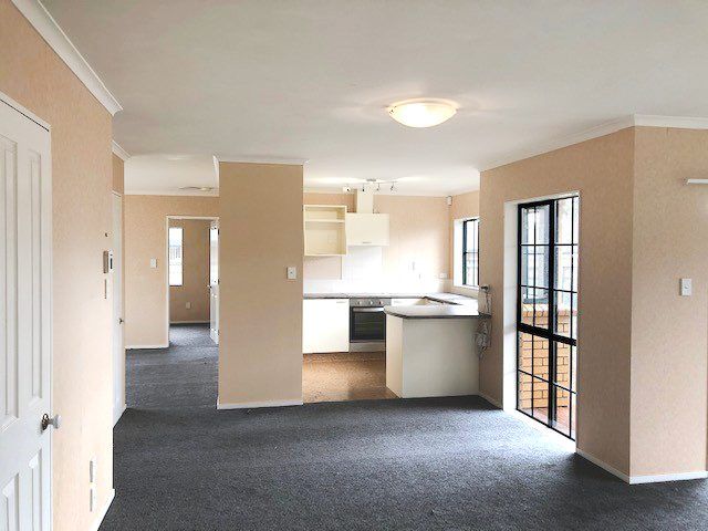 at 8 Cottesmore Place, Huntington Park, Manukau City, Auckland