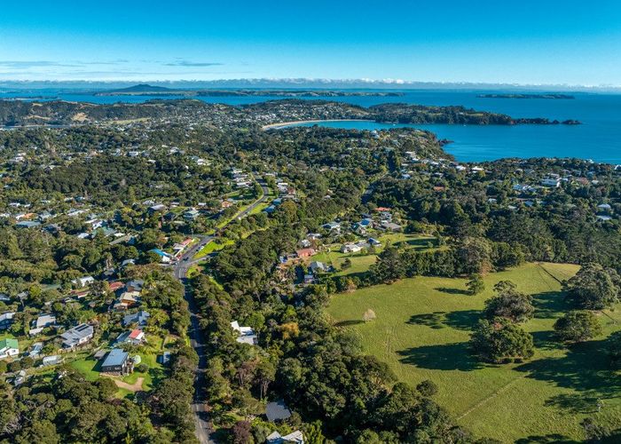  at 8 Junction Road, Oneroa, Waiheke Island, Auckland