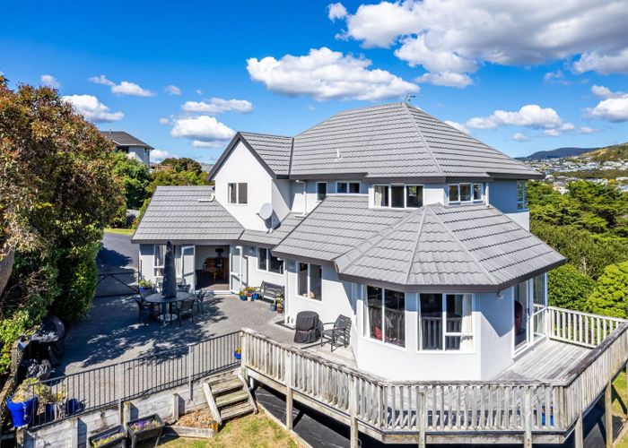  at 56 Molyneux Close, Whitby, Porirua, Wellington