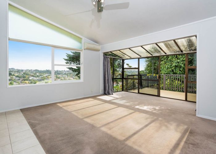  at 2/43 Arran Road, Browns Bay, North Shore City, Auckland
