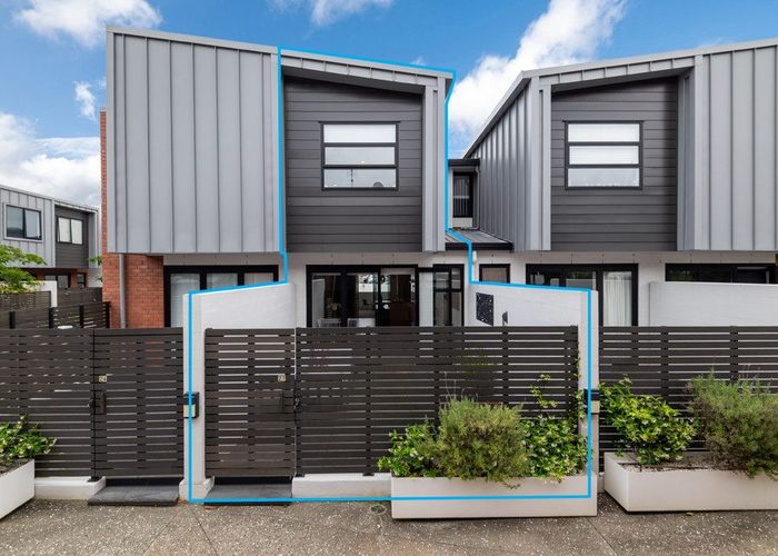  at 27/4 Stables Lane, Millwater, Rodney, Auckland