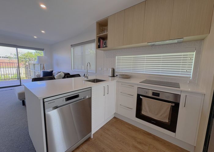  at 6/7 Bertram Grove, Naenae, Lower Hutt, Wellington