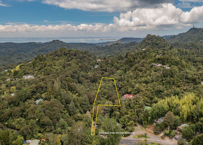  at 882 West Coast Road, Waiatarua, Auckland