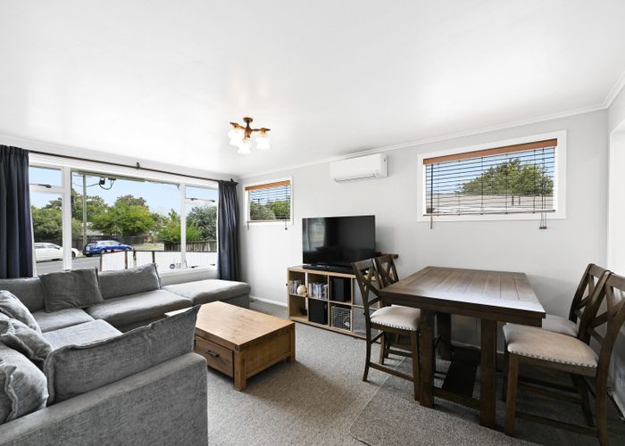  at 58 Garden Heights Avenue, Glenview, Hamilton