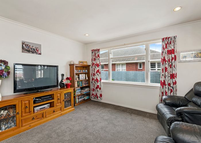  at 10 Farquhars Road, Redwood, Christchurch