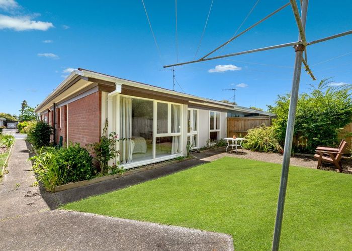  at 8B Levaut Place, Half Moon Bay, Auckland