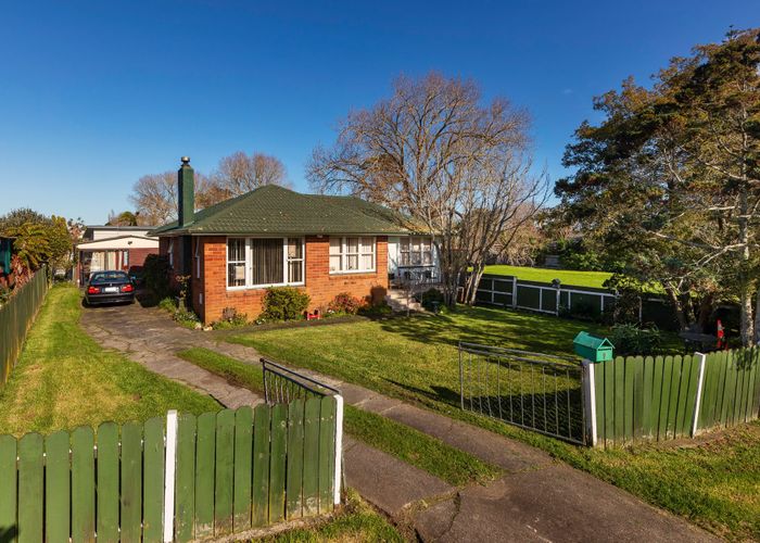  at 9 Woburn Street, Mangere East, Auckland