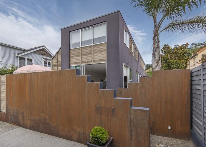  at 18 Marriner Street, Sumner, Christchurch City, Canterbury