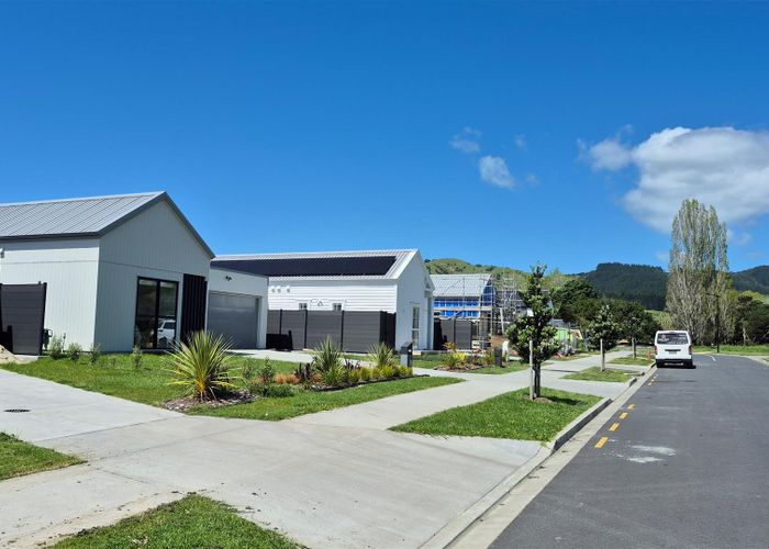  at 5 Mataikokako Loop, Kawakawa Bay, Manukau City, Auckland