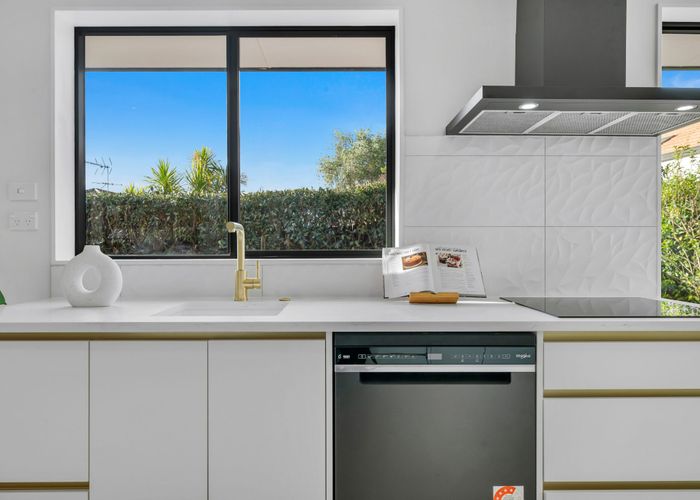  at 100 Greenhithe Road, Greenhithe, North Shore City, Auckland