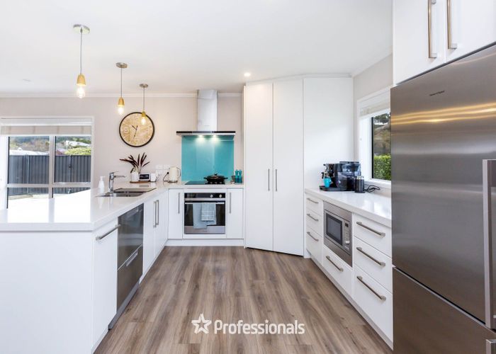  at 2 Chalfont Road, Silverstream, Upper Hutt, Wellington
