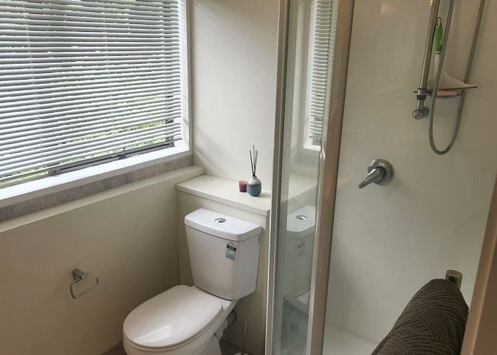  at 25 South Lynn Road, Titirangi, Waitakere City, Auckland